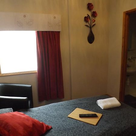 בורנמות' Shirley B & B מראה חיצוני תמונה