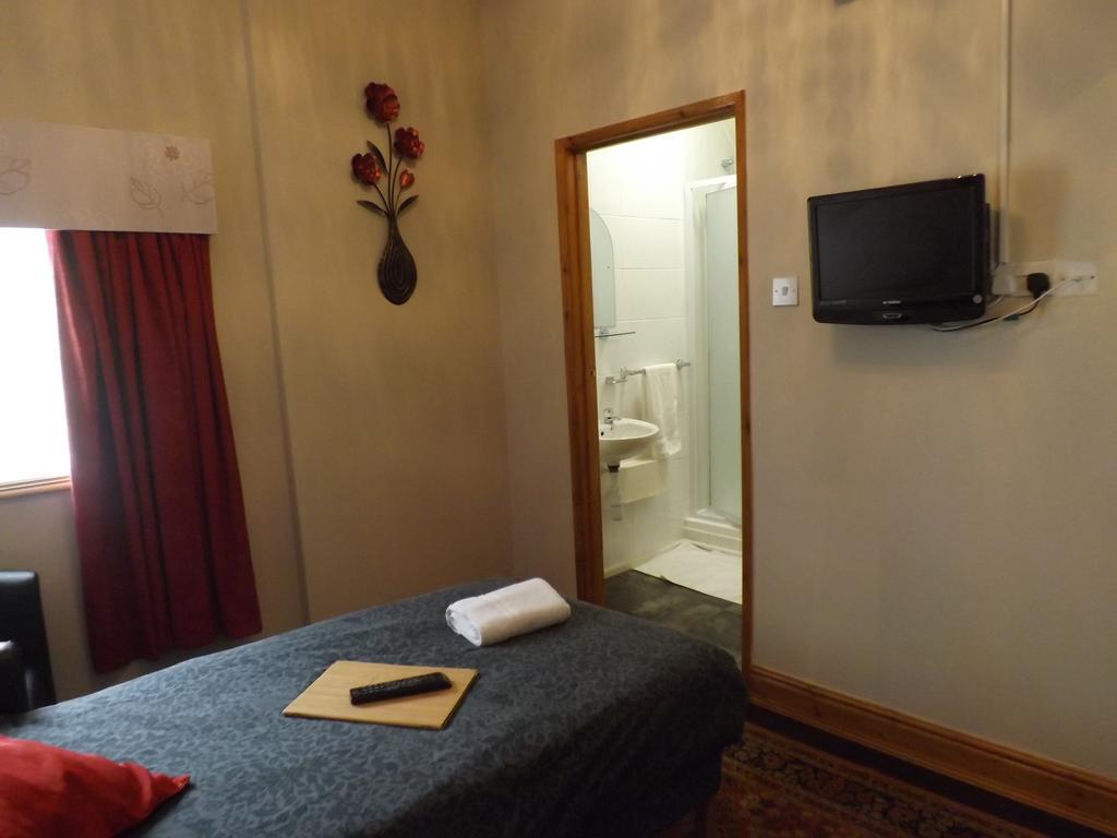 בורנמות' Shirley B & B מראה חיצוני תמונה